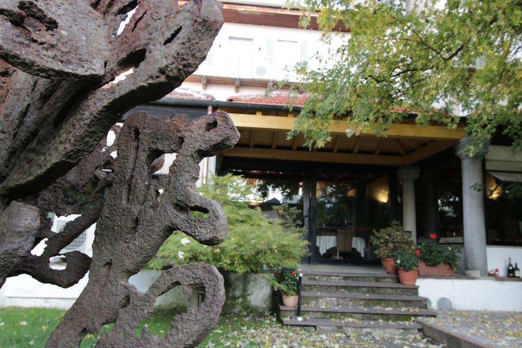 Il Giardinetto Hotel Верчели Екстериор снимка